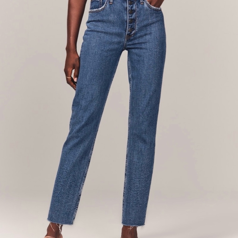 Abercrombie & Fitch Curve Love The Mom High Rise Jean Size 4/27 medium wash